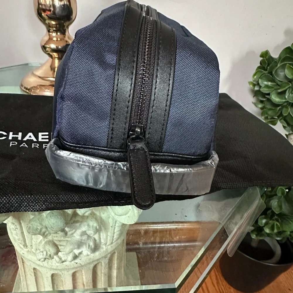 Michael Kors Navy and Black Men's Toiletry Kit - Picture 6 of 8